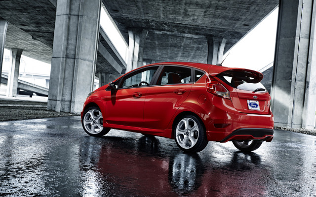 2014 Ford Fiesta ST rear three quarters