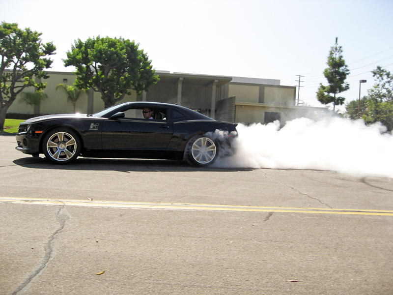 camaro_2014_burnout